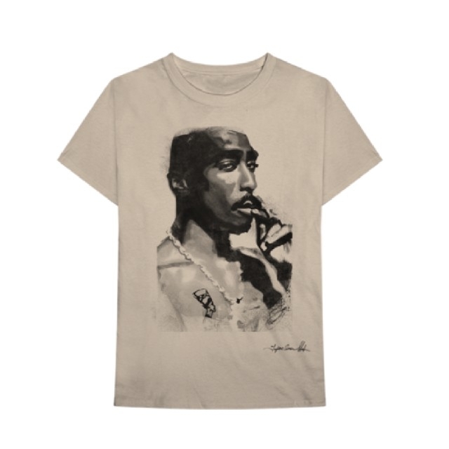 Tシャツ tupac 新品✨ライトブラウン L エンタメ/ホビーのタレントグッズ(ミュージシャン)の商品写真