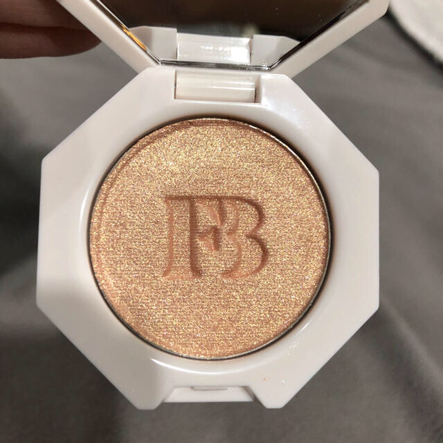 Sephora(セフォラ)のFENTY BEAUTY HIGHLIGHTER コスメ/美容のコスメ/美容 その他(その他)の商品写真