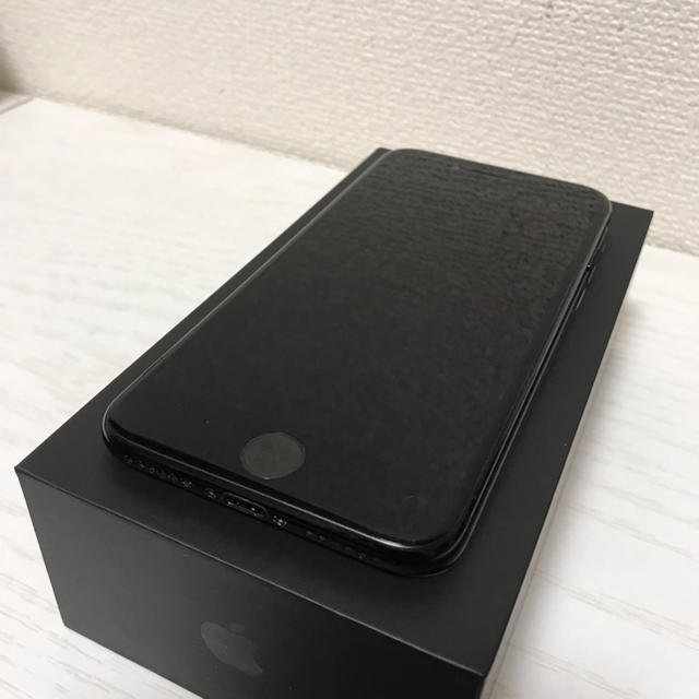 iPhone(アイフォーン)のiPhone７ １２８GB スマホ/家電/カメラのスマートフォン/携帯電話(スマートフォン本体)の商品写真