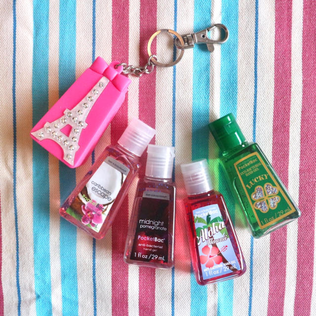 Bath & Body Works(バスアンドボディーワークス)のバス＆ボディワークス 抗菌ハンドジェル 4点セット(ケース付き！) インテリア/住まい/日用品のキッチン/食器(アルコールグッズ)の商品写真