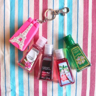 バスアンドボディーワークス(Bath & Body Works)のバス＆ボディワークス 抗菌ハンドジェル 4点セット(ケース付き！)(アルコールグッズ)