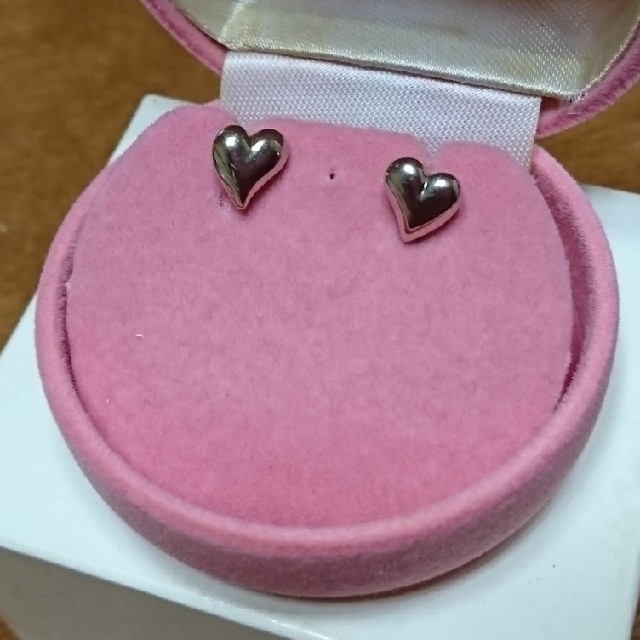 claire's(クレアーズ)のハートのピアス レディースのアクセサリー(ピアス)の商品写真