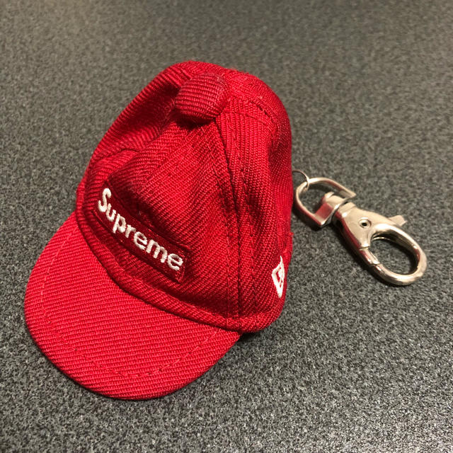 supreme ニューエラ キーホルダー