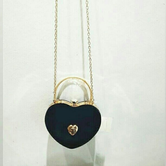 merry jenny(メリージェニー)のheart emblem chain bag. レディースのバッグ(ショルダーバッグ)の商品写真