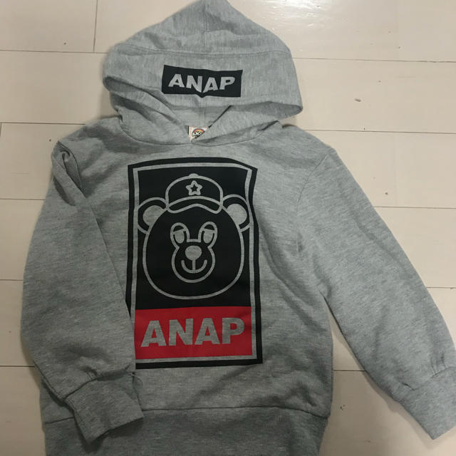 ANAP Kids(アナップキッズ)のANAPパーカー キッズ/ベビー/マタニティのキッズ服男の子用(90cm~)(Tシャツ/カットソー)の商品写真