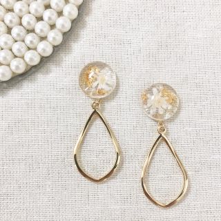 ホワイト×ゴールドドロップピアス/イヤリング(ピアス)