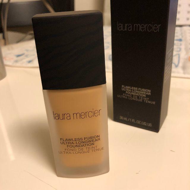 laura mercier/ローラメルシエ　リキッドファンデーション