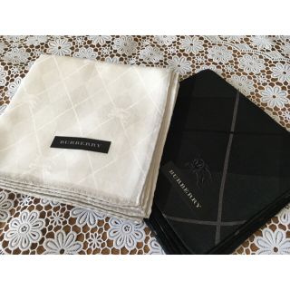 バーバリー(BURBERRY)の新品未使用 バーバリー ハンカチ黒白(ハンカチ/ポケットチーフ)