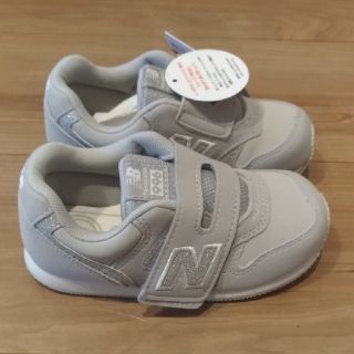 ニューバランス(New Balance)の箱なし　ニューバランス ベビー スニーカー
16.0cm グレー/シルバー
(スニーカー)