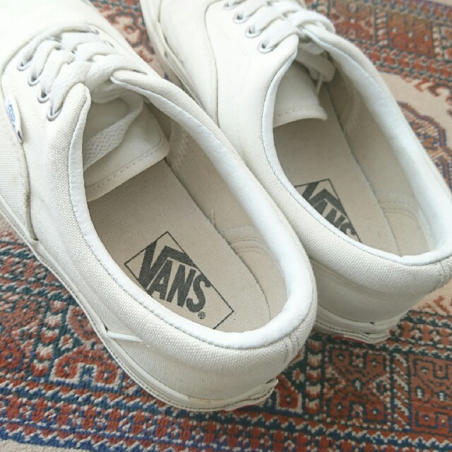 VANS(ヴァンズ)のVANS 白スニーカー レディースの靴/シューズ(スニーカー)の商品写真