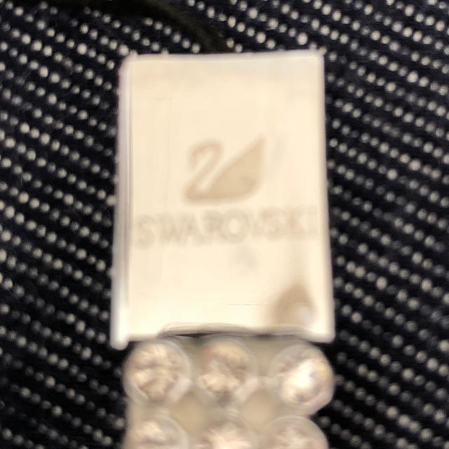 SWAROVSKI(スワロフスキー)のスワロフスキー ストラップ シルバー スマホ/家電/カメラのスマホアクセサリー(ストラップ/イヤホンジャック)の商品写真