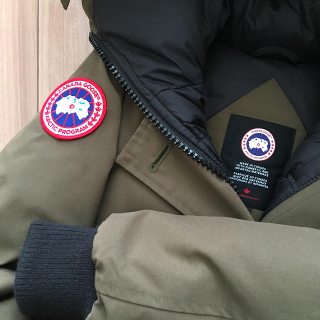 CANADA GOOSE(カナダグース)のCANADA GOOSE   ／ ラブラドールボンバー レディースのジャケット/アウター(ダウンジャケット)の商品写真