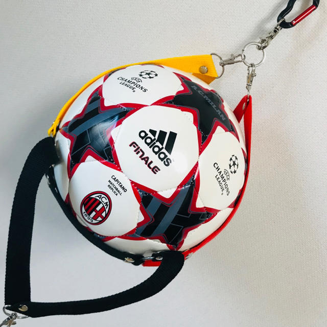 バック に付ける　ボールホルダー ドイツ カラー スポーツ/アウトドアのサッカー/フットサル(その他)の商品写真