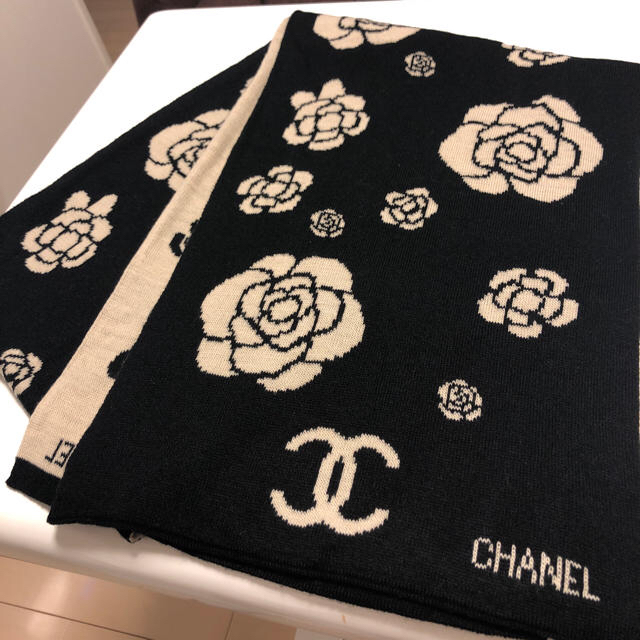 CHANEL - 【未使用】CHANEL カメリア マフラーの通販 by BENIES｜シャネルならラクマ