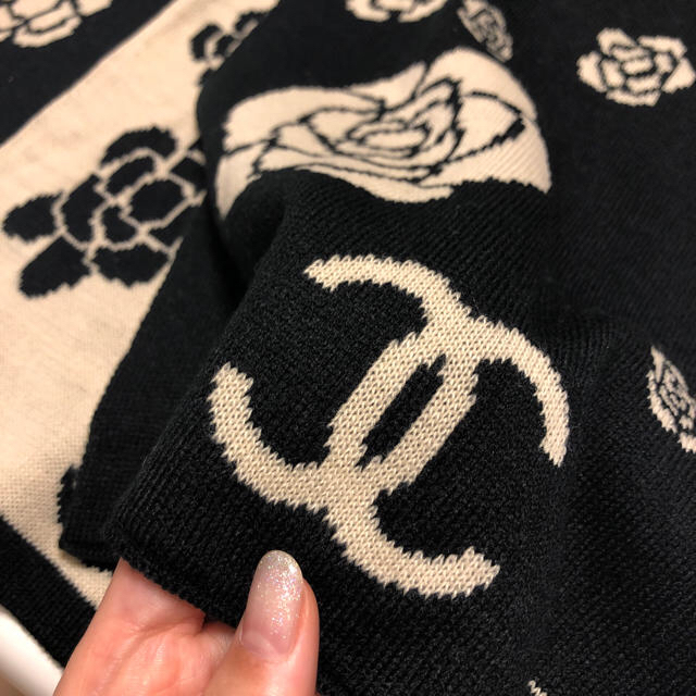 CHANEL - 【未使用】CHANEL カメリア マフラーの通販 by BENIES｜シャネルならラクマ