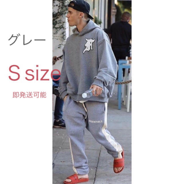 FEAR OF GOD(フィアオブゴッド)のFOG Essentials Side Stripe Sweatpants メンズのトップス(スウェット)の商品写真