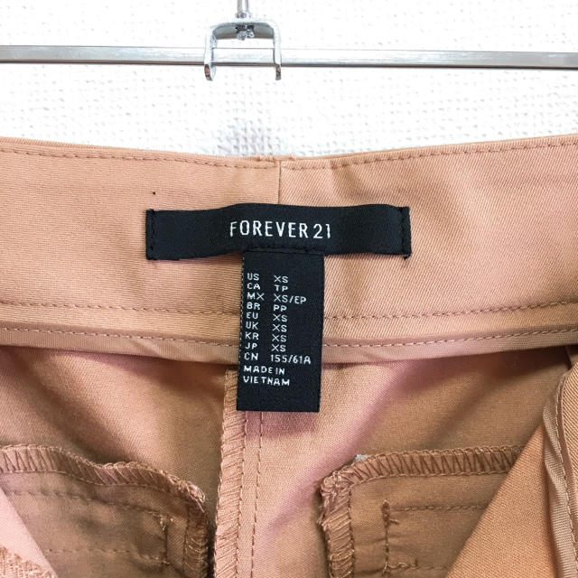 FOREVER 21(フォーエバートゥエンティーワン)のFOREVER 21 ★ パンツ レディースのパンツ(カジュアルパンツ)の商品写真