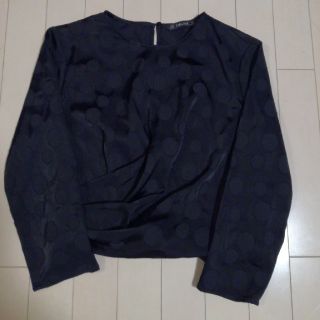 ザラ(ZARA)のザラのサテンドットブラウス　ドットブラウス　黒ブラウス(シャツ/ブラウス(長袖/七分))