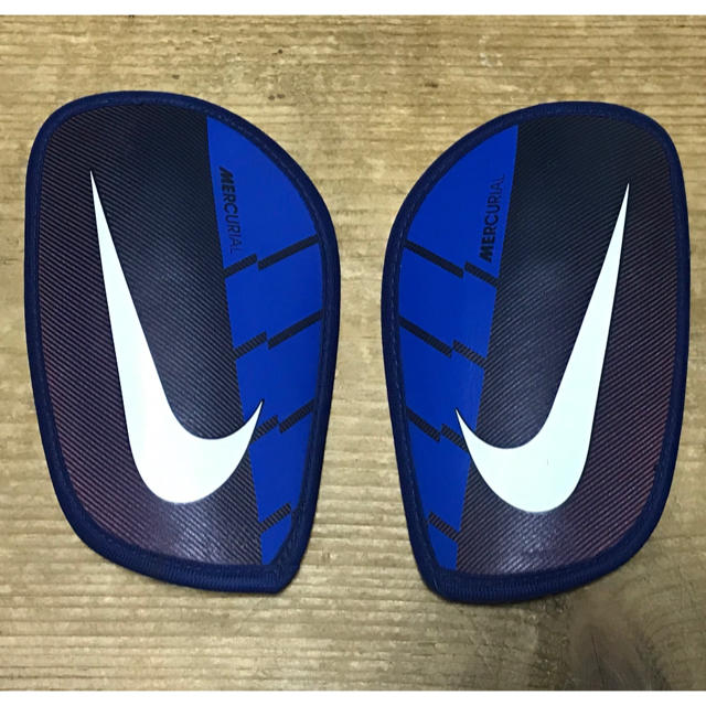 NIKE(ナイキ)のUSED  ナイキレガース スポーツ/アウトドアのサッカー/フットサル(その他)の商品写真