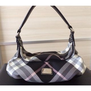 バーバリーブルーレーベル(BURBERRY BLUE LABEL)の❤︎美品❤︎ バーバリーブルーレーベル 黒×ピンク ショルダーバッグ(ショルダーバッグ)