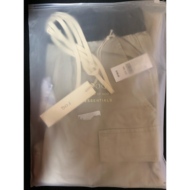 FEAR OF GOD(フィアオブゴッド)のFOG essentials drawstring cargo pants S メンズのパンツ(ワークパンツ/カーゴパンツ)の商品写真