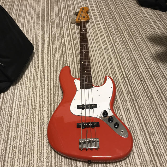 Fender bassのサムネイル