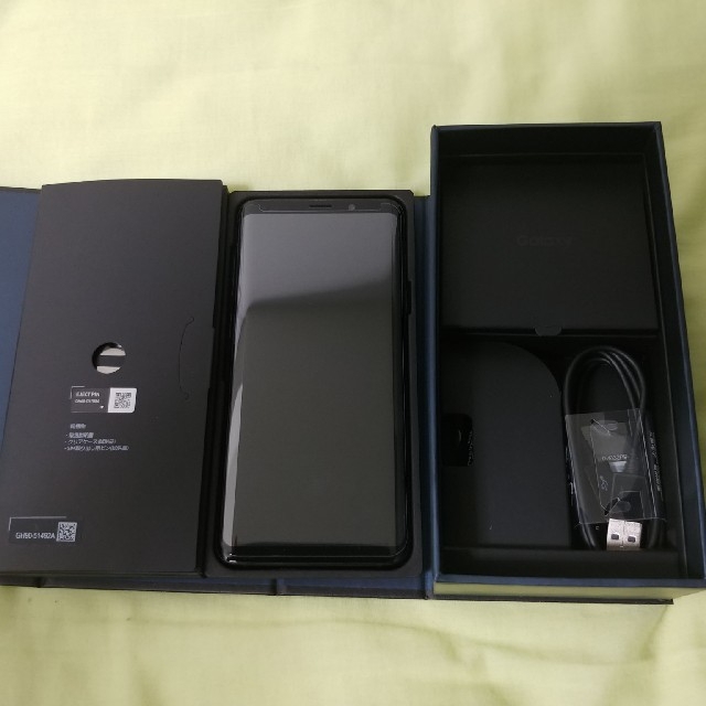 au　Galaxy S9+　ブラック超美品　値下げ！ スマホ/家電/カメラのスマートフォン/携帯電話(スマートフォン本体)の商品写真