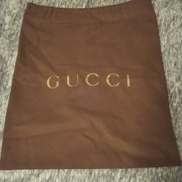 Gucci(グッチ)の未使用 保管品 GUCCIグッチ 大きめ巾着 ロゴあり キッズ/ベビー/マタニティのこども用バッグ(ランチボックス巾着)の商品写真