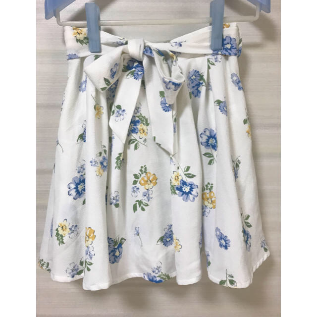 HONEYS(ハニーズ)の花柄スカート レディースのパンツ(キュロット)の商品写真