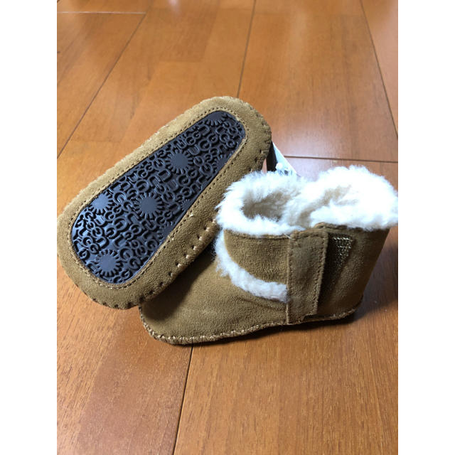 UGG(アグ)のアグベビー ブーツ 新品 キッズ/ベビー/マタニティのベビー靴/シューズ(~14cm)(ブーツ)の商品写真