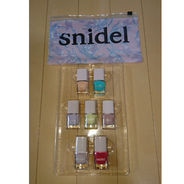 SNIDEL(スナイデル)のsnidel ネイルセット コスメ/美容のネイル(マニキュア)の商品写真