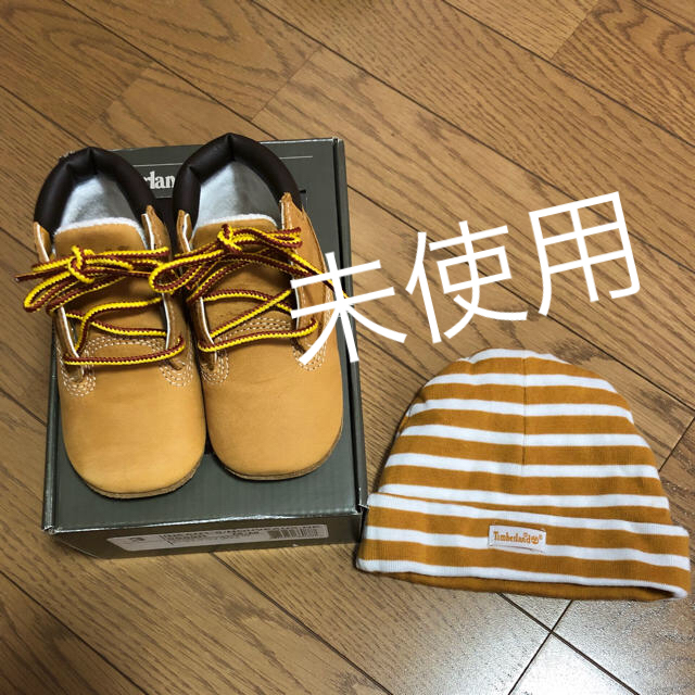 Timberland(ティンバーランド)の【未使用】Timberland ベビーシューズ 帽子セット キッズ/ベビー/マタニティのベビー靴/シューズ(~14cm)(ブーツ)の商品写真