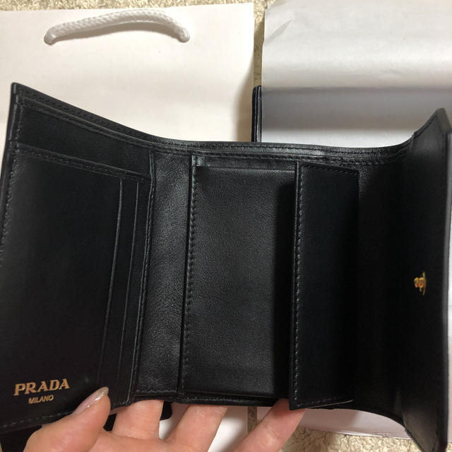 PRADA(プラダ)の☆わ様専用☆プラダ♪三つ折り財布 新品！！ レディースのファッション小物(財布)の商品写真