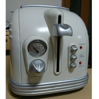 デロンギ(DeLonghi)のポップアップトースター デロンギ(調理機器)