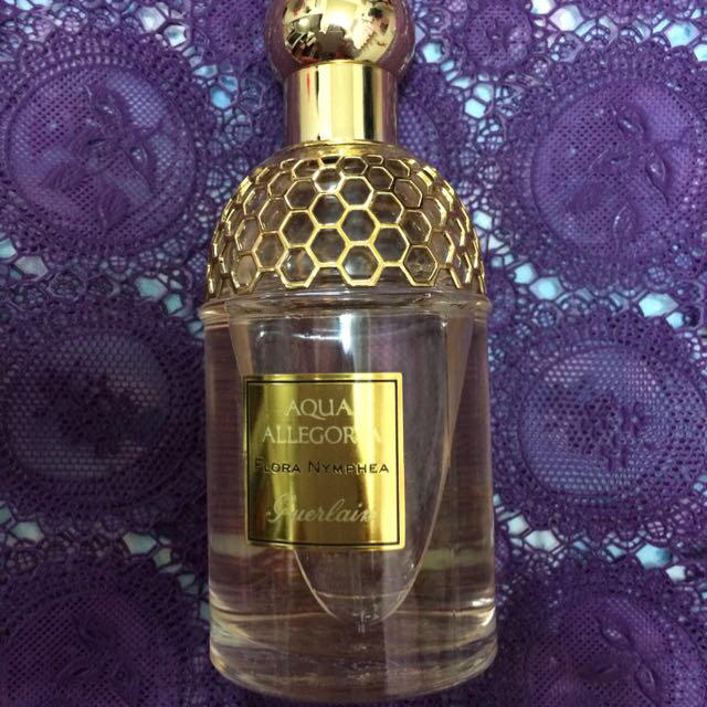 GUERLAIN(ゲラン)のアクアアレゴリアフローラニンフェア コスメ/美容の香水(香水(女性用))の商品写真