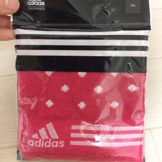 アディダス(adidas)の新品未使用 アディダス ミニタオル 赤(ハンカチ)