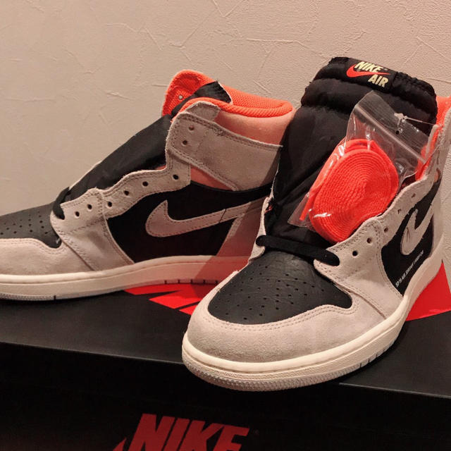 AIR JORDAN 1 RETRO HIGH OG crimson grey