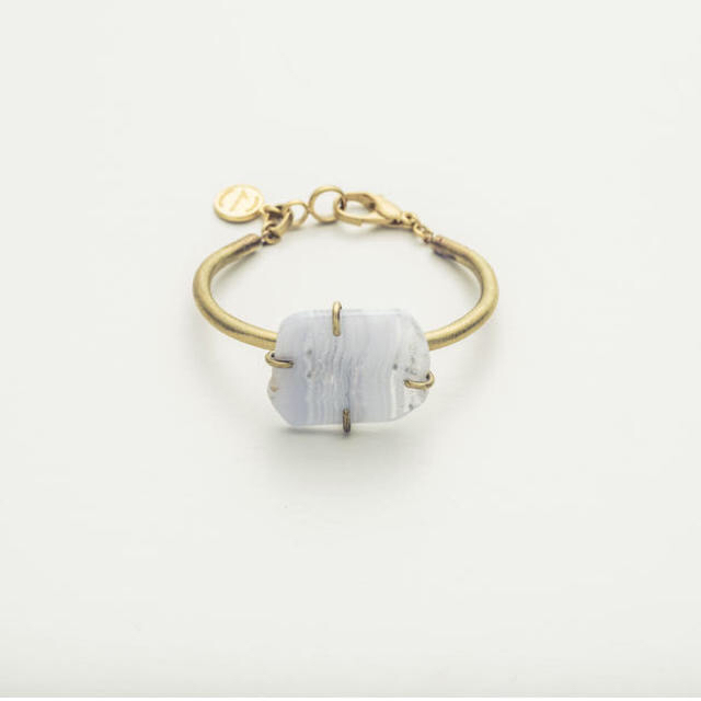 H.P.FRANCE(アッシュペーフランス)の<新品同様>soierie ソワリー gem bangle アッシュペー レディースのアクセサリー(ブレスレット/バングル)の商品写真