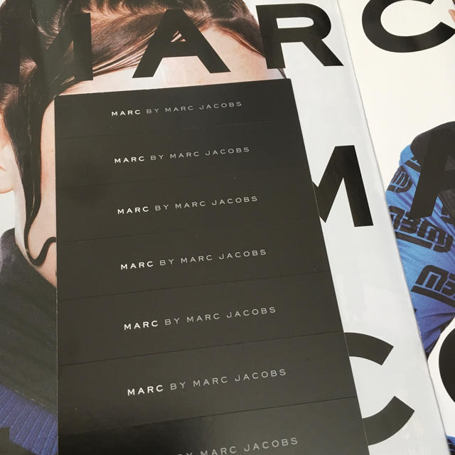 MARC BY MARC JACOBS(マークバイマークジェイコブス)のMARCBYMARCマークジェイコブスUS限定激レアBOXロゴステッカーセット レディースのファッション小物(その他)の商品写真