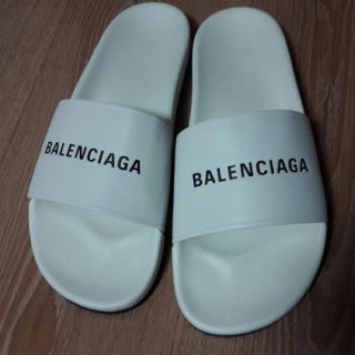 バレンシアガ(Balenciaga)の18ss balenciaga スライダー サンダル 白 42(サンダル)