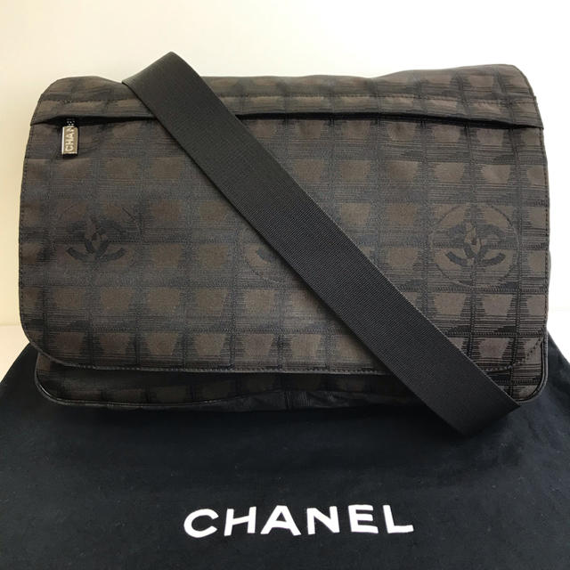 CHANEL ニュートラベルライン メッセンジャーバッグ