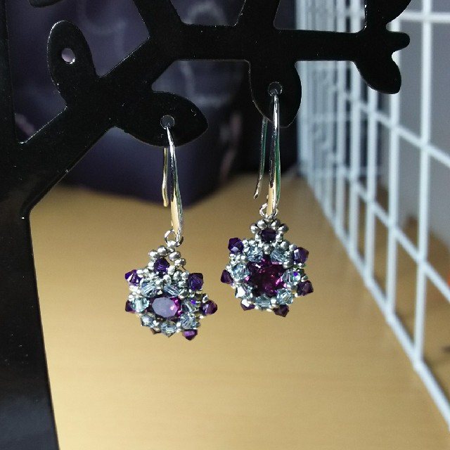 SWAROVSKI(スワロフスキー)のこてつのママ様専用:ピアス3点とネックレス1点 ハンドメイドのアクセサリー(ピアス)の商品写真