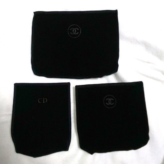 CHANEL(シャネル)のCHANEL  CD   コスメのスウェード調の小袋 3枚 ハンドメイドの素材/材料(その他)の商品写真