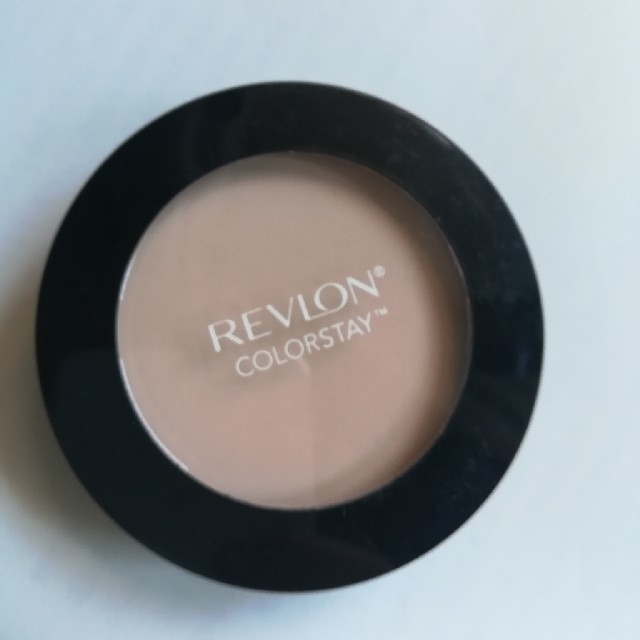 REVLON(レブロン)のファンデーション コスメ/美容のベースメイク/化粧品(ファンデーション)の商品写真