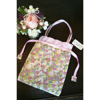 ハローキティ(ハローキティ)のお値下げ￥1200→￥580【LIBERTY花柄キティ】お散歩巾着バック(ハンドバッグ)