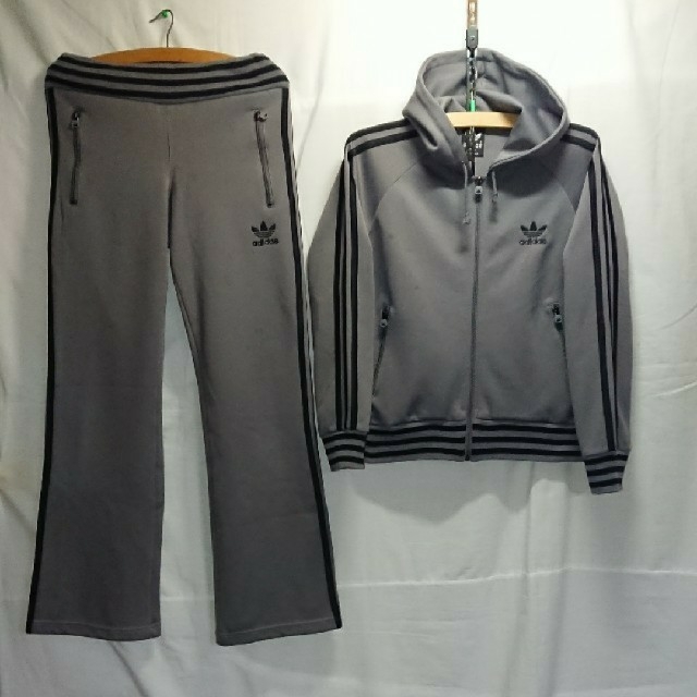 adidas(アディダス)の【アディダスオリジナルス】定番！ ジャージ 上下セットアップ レディースのレディース その他(セット/コーデ)の商品写真