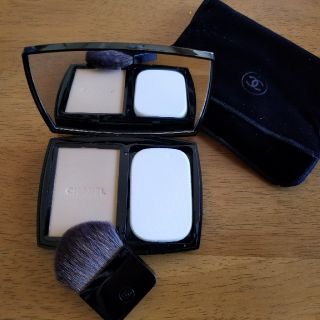 シャネル(CHANEL)のVITALUMIERE   COMPACT  DOUCEUR(ファンデーション)