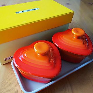 ルクルーゼ(LE CREUSET)の【新品】プチ・ラムカン・ダムール・セット《オレンジ》(食器)