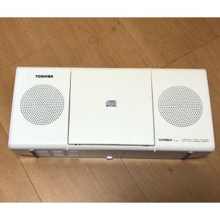 トウシバ(東芝)のTOSHIBA CDプレイヤー ＋CD8枚 格安セット(ポータブルプレーヤー)