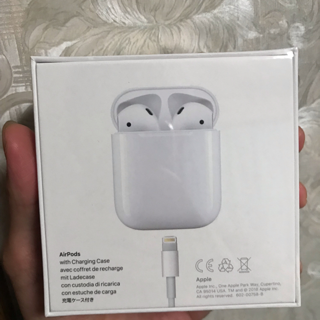 Apple(アップル)のAirPods  スマホ/家電/カメラのオーディオ機器(ヘッドフォン/イヤフォン)の商品写真